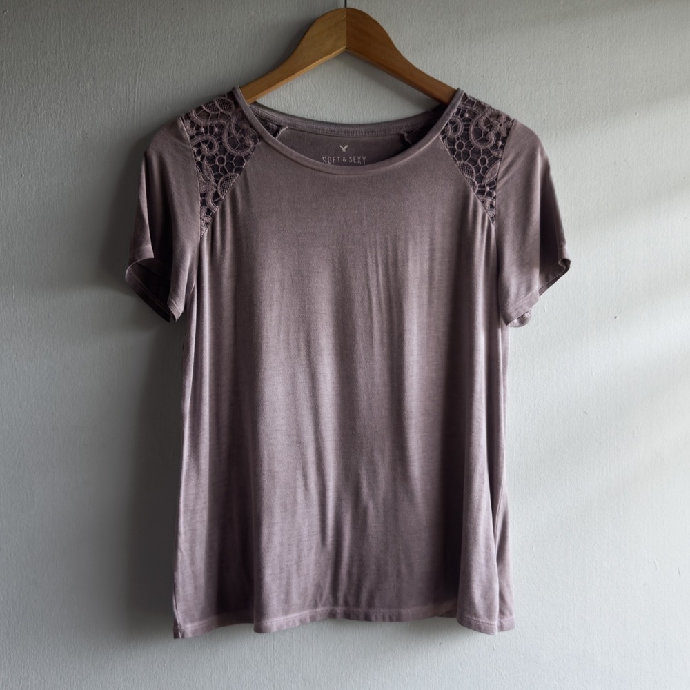 American Eagle Soft & Sexy Lace Shoulder T-Shirt Womens Medium Purple Boho Tee